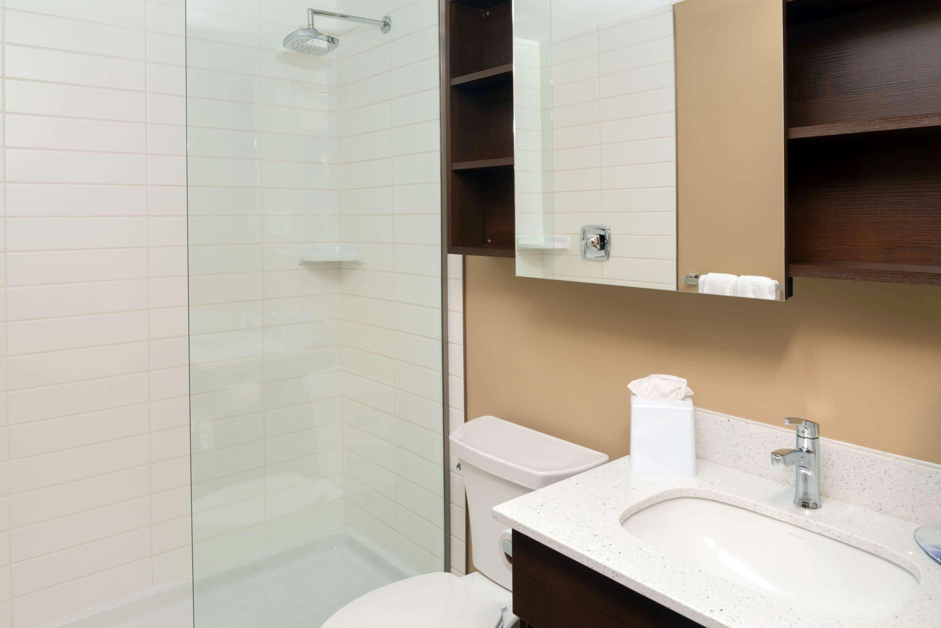 Microtel Inn & Suites By Wyndham Red Deer Bagian luar foto